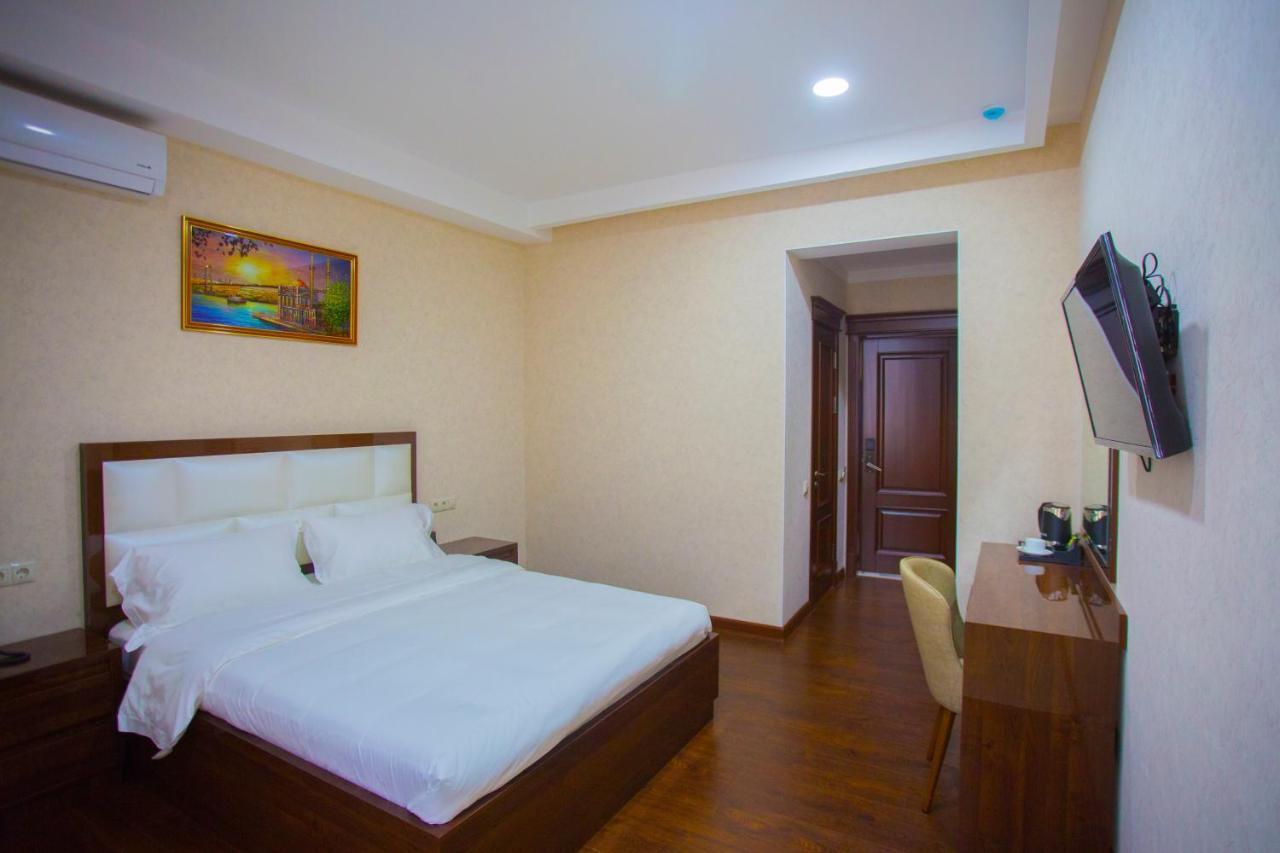 Hotel Ayni Dushanbe Esterno foto