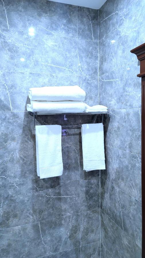 Hotel Ayni Dushanbe Esterno foto