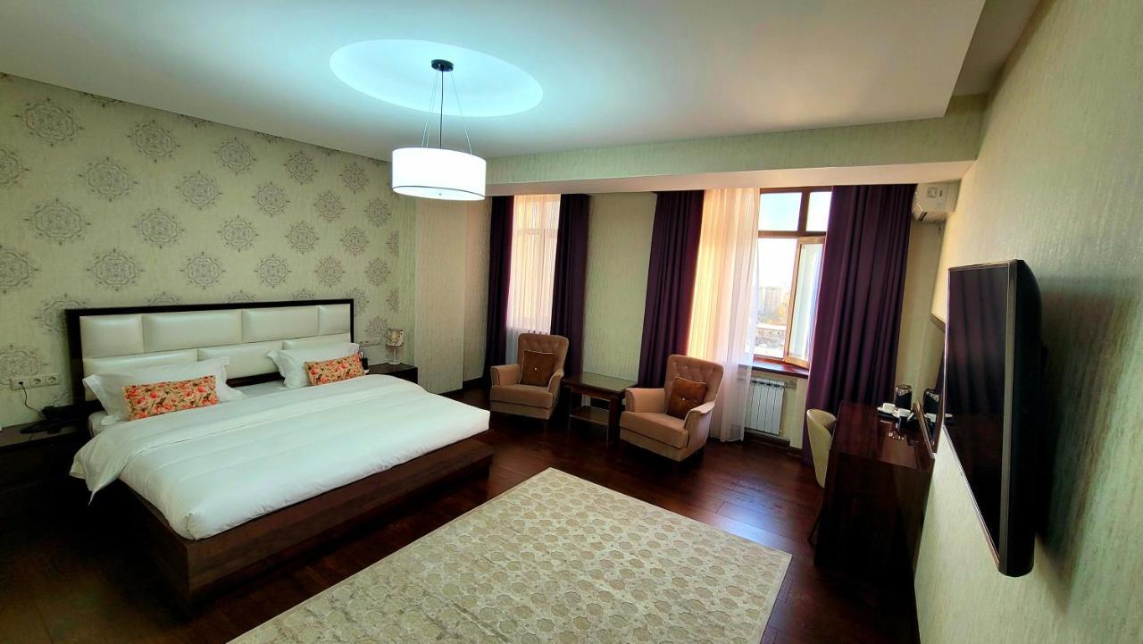 Hotel Ayni Dushanbe Esterno foto