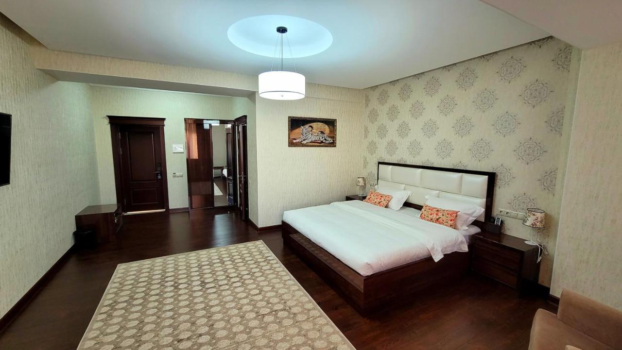 Hotel Ayni Dushanbe Esterno foto